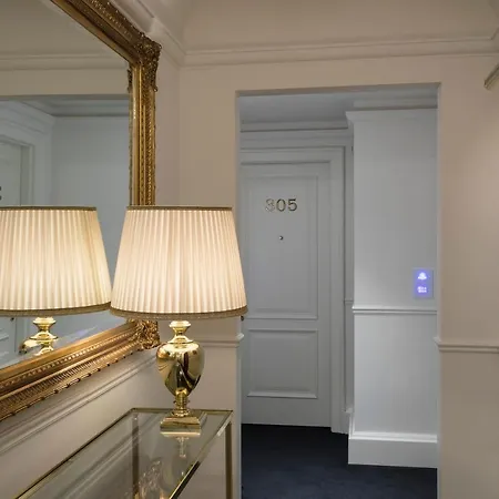 Готель Grand Duchi D'aosta 5*