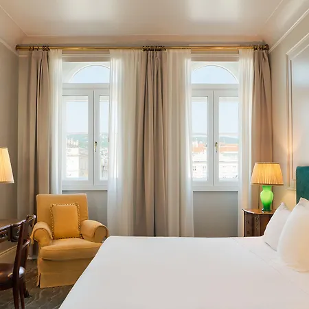 グランド ドゥキ ダオスタ 5* トリエステ