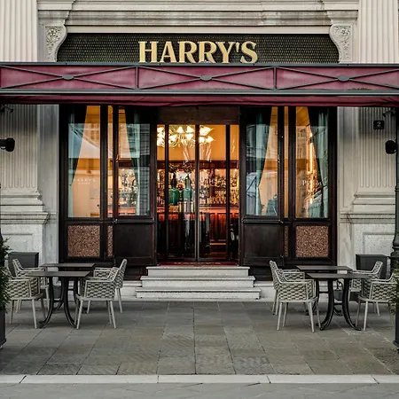 ホテル グランド ドゥキ ダオスタ