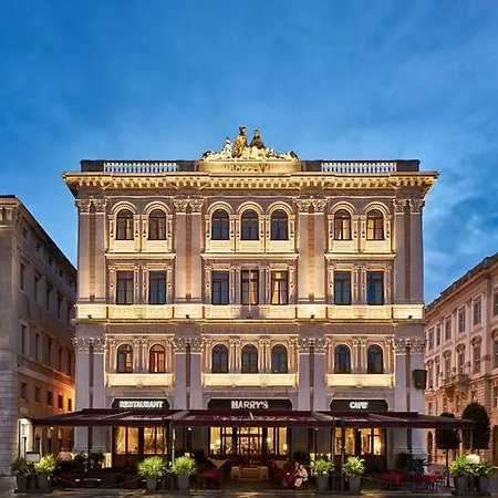 Готель Grand Duchi D'aosta 5*