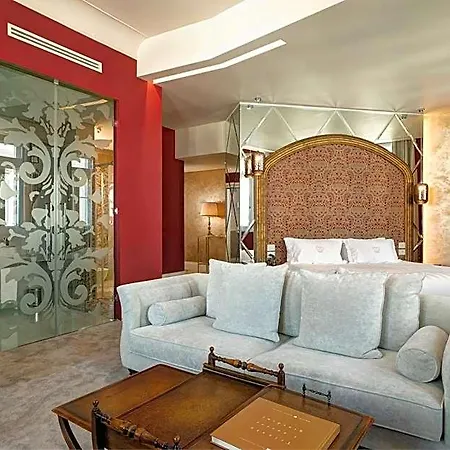 Отель Grand Duchi D'aosta 5*